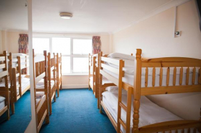 Гостиница Berties Lodge  Ньюкуэй